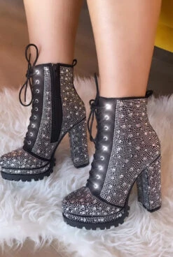 Legend VIVIAN15A - BLACK -Clarks Shop Screenshot 20221025 223538 Instagram