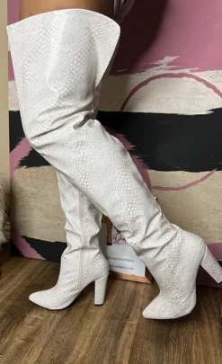 JP. PROFOUND18 - WHITE SNAKE